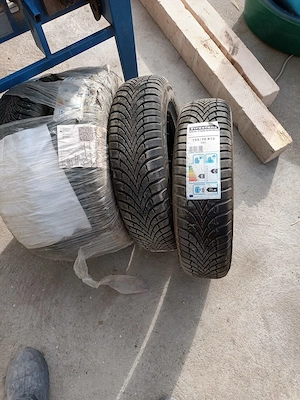 Vand Anvelope multiseason si cantar 2500kg