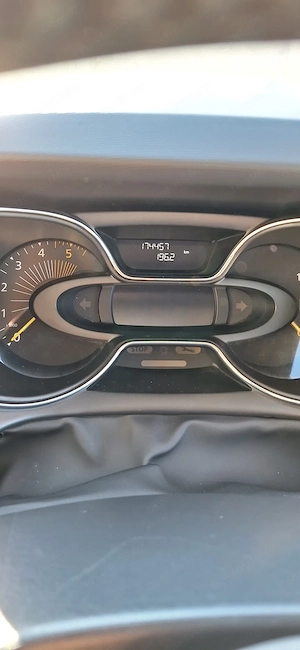 Renault Captur 1,5 dci - imagine 4