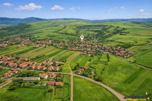 Film! Teren apreciabil, 2.819 mp + casa, Mereni, Covasna