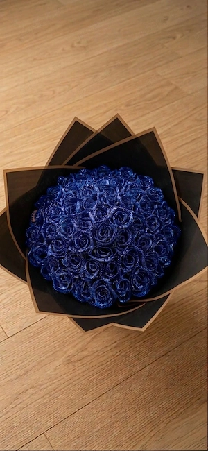 Buchet de Lux  Trandafiri din Satin Albastru cu Sclipici