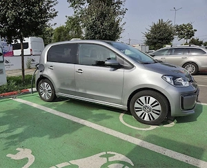 Volkswagen e-UP 2 km, pilot automat, comenzi volan, pachet iarna - masina electrica oras - imagine 4
