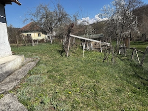 Casă și teren de vânzare . - imagine 4