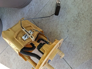 Vând pompa de motorină Peugeot 307 1,6 hdi 2005