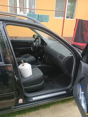 Vand Golf 4 Variant 1.9tdi din 2004 - imagine 5