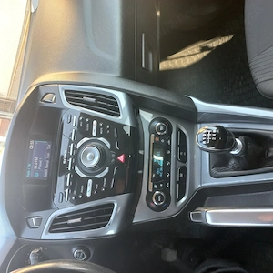 Vând urgent Ford Focus 2011 1.6 benzina - imagine 2