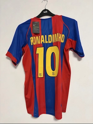 tricou fotbal jersey retro Barcelona Ronaldinho 10