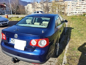 Volkswagen Jetta 1.9 TDI Comfort - imagine 2