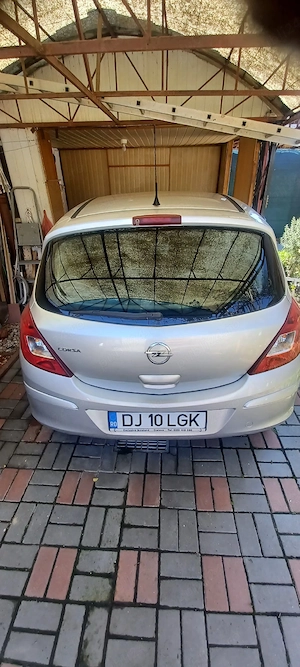 Opel Corsa 2011, 67.000 km reali, unic proprietar, AC   3.900 Euro  - imagine 5