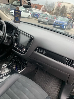 mitsubishi outlander phev - imagine 4