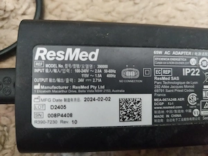 Vând alimentator,incarcator pentru aparat medical de apneea în somn Resmed