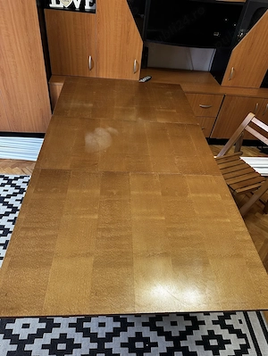 Masa extensibila cu 6 scaune 