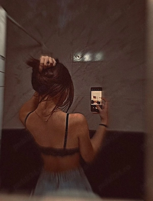 Buna sunt Emma  minionă brunetă 50kg  ,PENTRU PRIMA DATA LA VOI - imagine 7