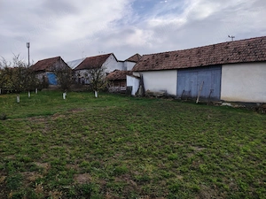 Se vinde casă de locuit, 1300 mp teren, utilități, acte la zi - imagine 7