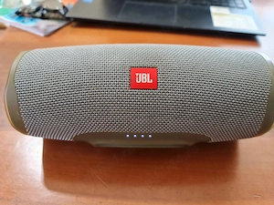 JBL Charge 4   perfect funcțională, rezistentă la apă, aspect foarte bun