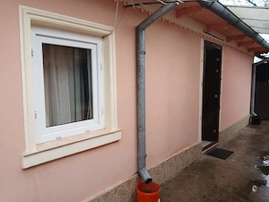 Vand sau schimb cu apartament cu 2 camere plus diferenta,casă in sat Albina  - imagine 5