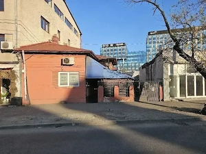 Casa  Drumul Sarii- stradal, 50 m metrou Academia Militara - vand sau schimb