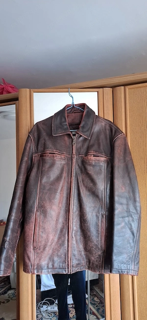 vând jacheta piele deosebita