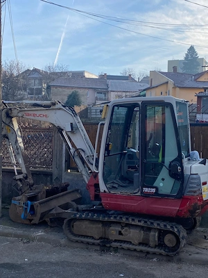 Execut lucrări cu exacvator de 3,5T