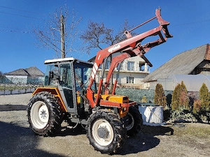 Tractor Renault 85 cp cu încărcător frontal Mayleux 