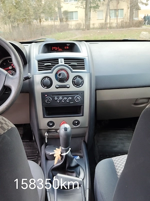 Vând Renault Megane 2, 1.6 benzina, hatchback, gri vopsea originala, 2004 - imagine 2