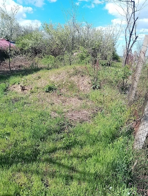 Vand un teren extratabular pe dealul Viilor in Oradea 