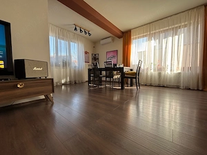 Jumătate de duplex, cu intrare separată și delimitare clară a spațiilor, fără utilizări comune. - imagine 3