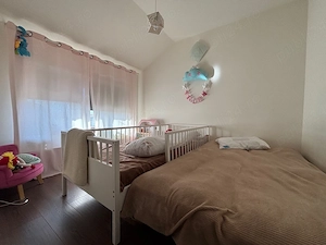 Jumătate de duplex, cu intrare separată și delimitare clară a spațiilor, fără utilizări comune. - imagine 9