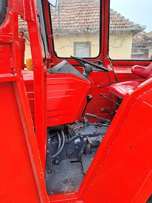 tractor dt 445 cu încărcător frontal  - imagine 4