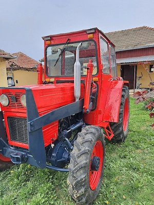 tractor dt 445 cu încărcător frontal 