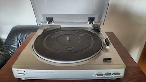 Vand stereo full automatic turntable system AIWA PX-E860