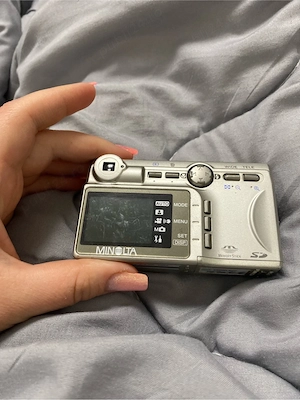 Minolta DiMAGE G400 - imagine 3