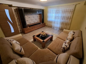 Vând Apartament cu 3 camere decomandat