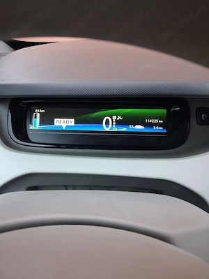 de vanzare Renault Zoe . Cine are panouri fotovoltaice nu mai da bani pe combustibil - imagine 8