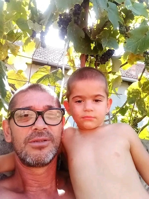 cuplu,montam acoperisuri,finisaje interioare,gresie,faianta,rigips,tencuit camere,curatenie spatii