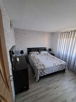 Vând Apartament cu 3 camere decomandat - imagine 5