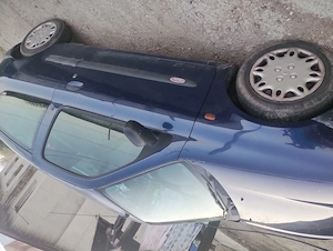 Vând Renault Clio 2 pentru dezmembrări 