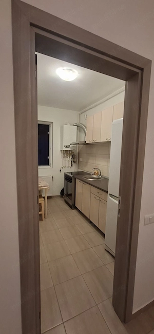 închiriez Garsonieră decomandata proprietar - imagine 8