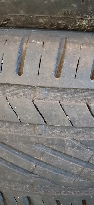 Vand caucucuri 225x45R19 - imagine 4