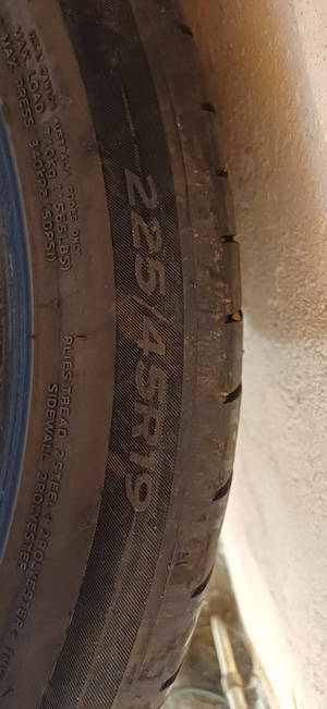 Vand caucucuri 225x45R19 - imagine 2