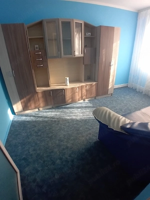 închiriez apartament 2 camera 