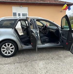 Audi A4 S-line 1.9 tdi an 2006 unic proprietar acte la zi fiscal pe loc     - imagine 8