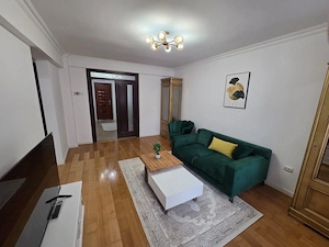 vând apartament etaj 1 - imagine 2