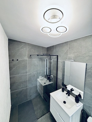 Casuta la padure Valea Avrigului - imagine 4