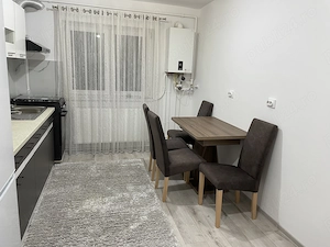 Închiriez apartament cu 2 camere - imagine 3