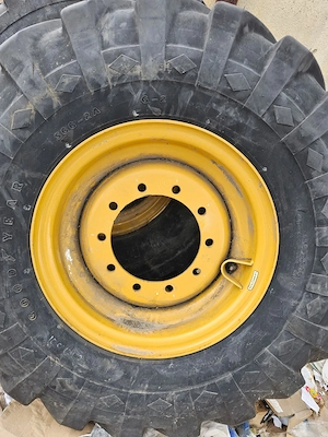 Roți pentru greder  buldoexcavator etc
