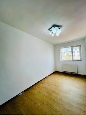 Apartament 3 Camere, Etj 3, Tecuci 7 Noiembrie str Gheorghe Petrascu Renovat complet - imagine 9