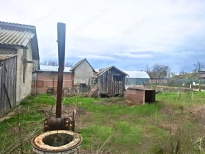  Casă (la roșu) + teren 2522 mp – ideală pentru personalizare - Costestii Deal - imagine 19