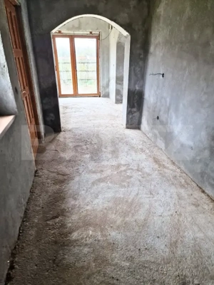  Casă (la roșu) + teren 2522 mp – ideală pentru personalizare - Costestii Deal - imagine 9