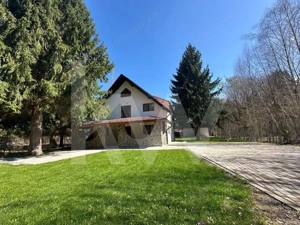  Vila de poveste din Valea Avrigului de vanzare