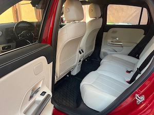 Mercedes EQA 300 4x4 electric, perfect, superdotat, 49.000 km, în garanție - imagine 6